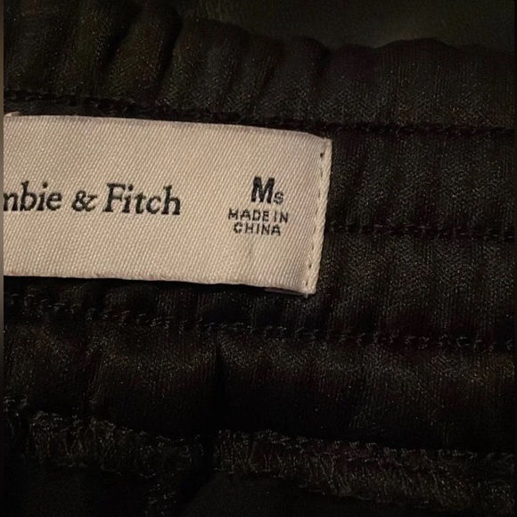 Abercrombie vegan faux leather joggers - Picture 9 of 9